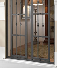 Dettaglio delle grate di sicurezza di una casa.
